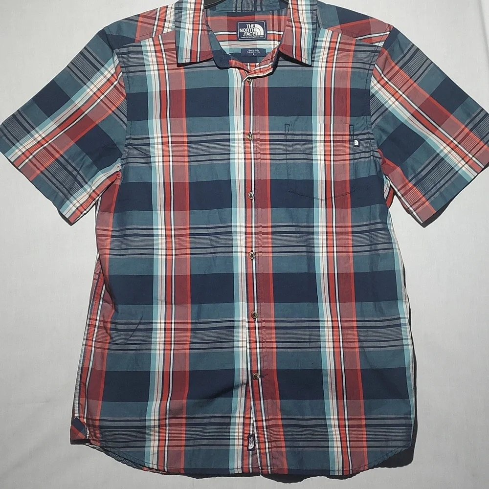 The North Face short‎ sleeve plaid men's button-up shirt size large